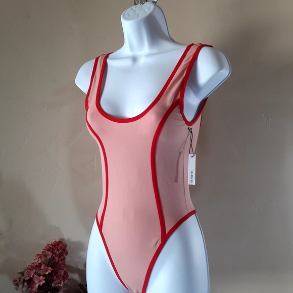 NWT Forever 21 Pink Seamless Low Back Thong  Bodysuit - Picture 2 of 4